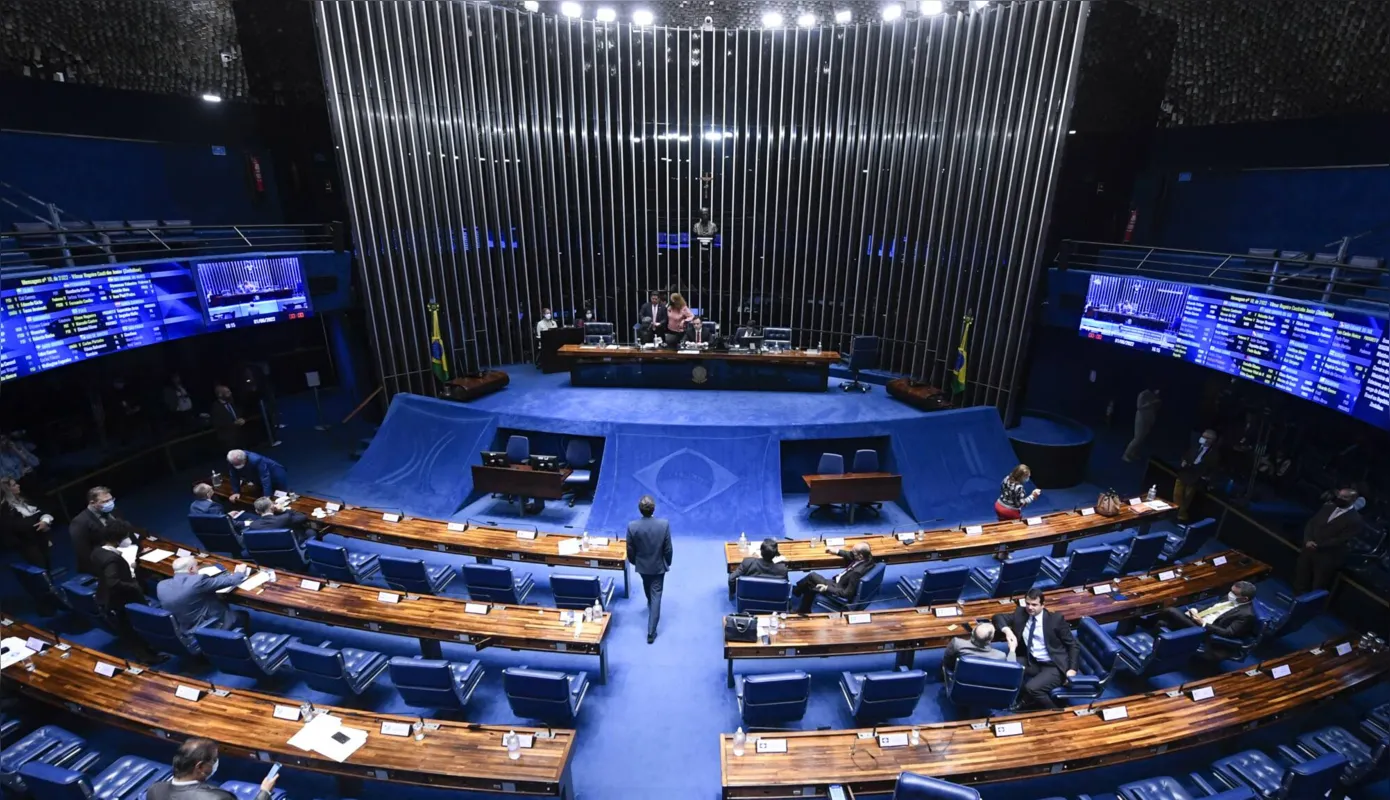Plenário do Senado Federal durante sessão deliberativa ordinária semipresencial destinada à apreciação de autoridades e de outras matérias. 

Mesa:
senador Randolfe Rodrigues (Rede-AP); 
senador Davi Alcolumbre (União-AP);
presidente do Senado Federal, senador Rodrigo Pacheco (PSD-MG);
secretário-geral da Mesa do Senado Federal, Gustavo A. Sabóia Vieira. 

Bancada:
senador Omar Aziz (PSD-AM); 
senador Izalci Lucas (PSDB-DF); 
senador Reguffe (União-DF); 
senador Nelsinho Trad (PSD-MS); 
senador Marcelo Castro (MDB-PI).

Foto: Jefferson Rudy/Agência Senado
