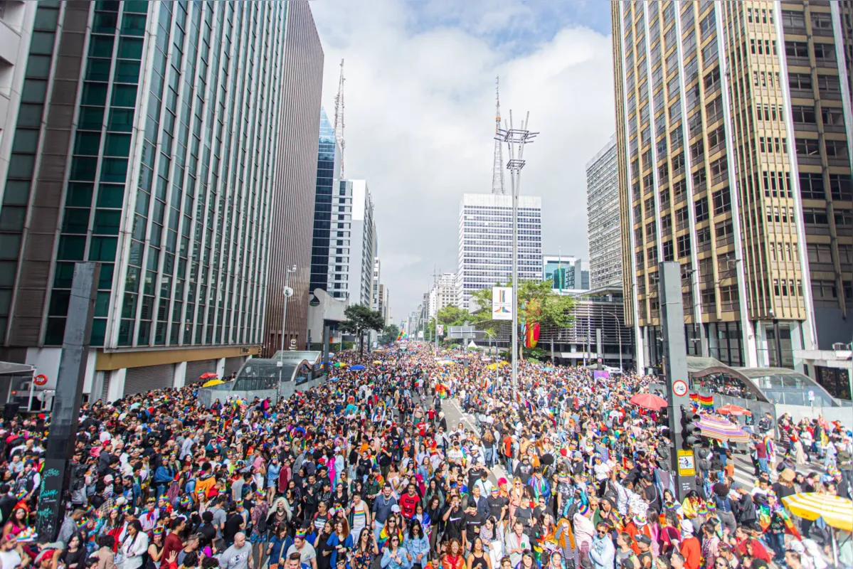 Imagem ilustrativa da imagem Parada LGBT+ lota a Paulista