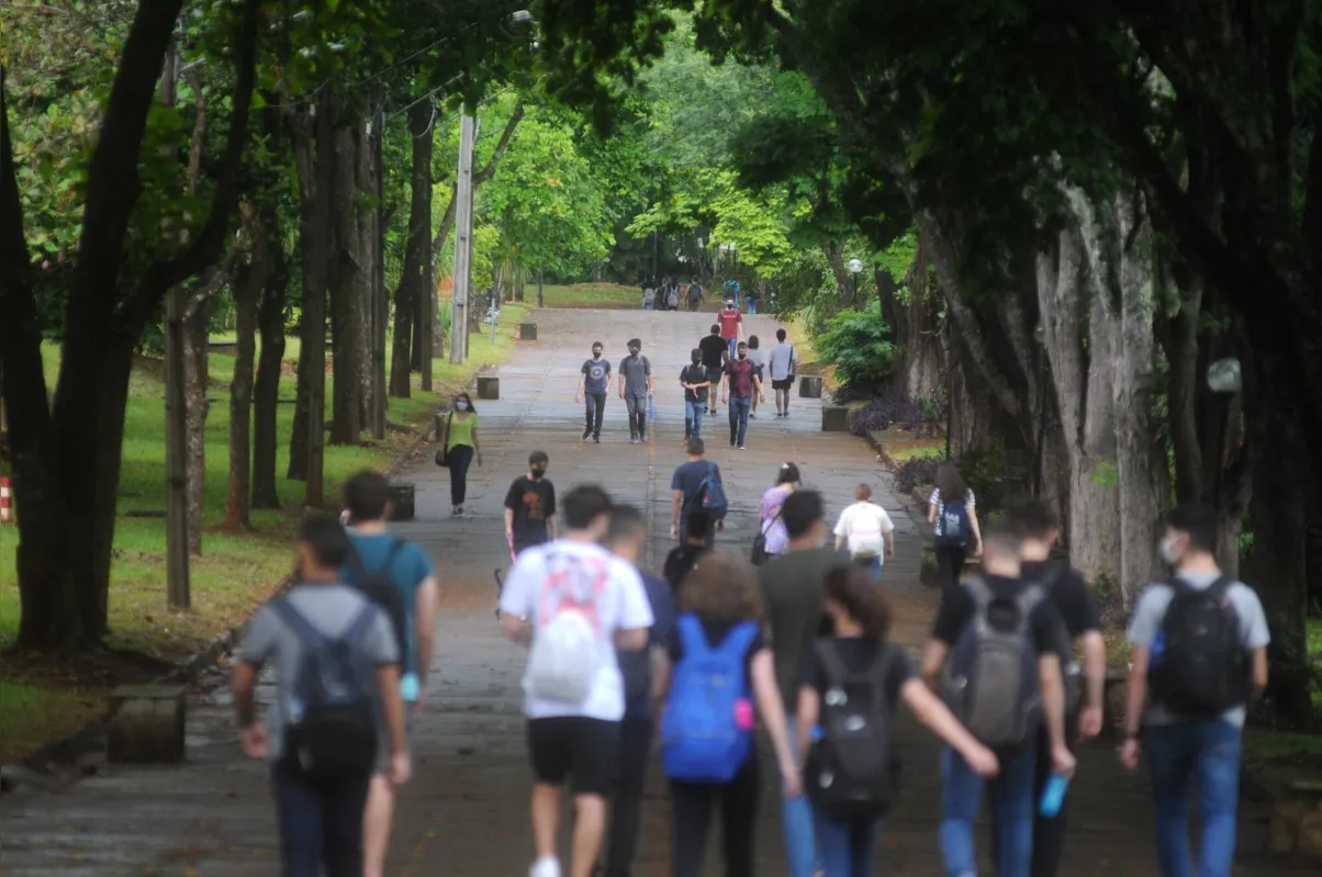 O sindicato aponta que a LGU estabeleceu o número de 1.159 docentes para a UEL, abaixo do quadro atual de 1.200