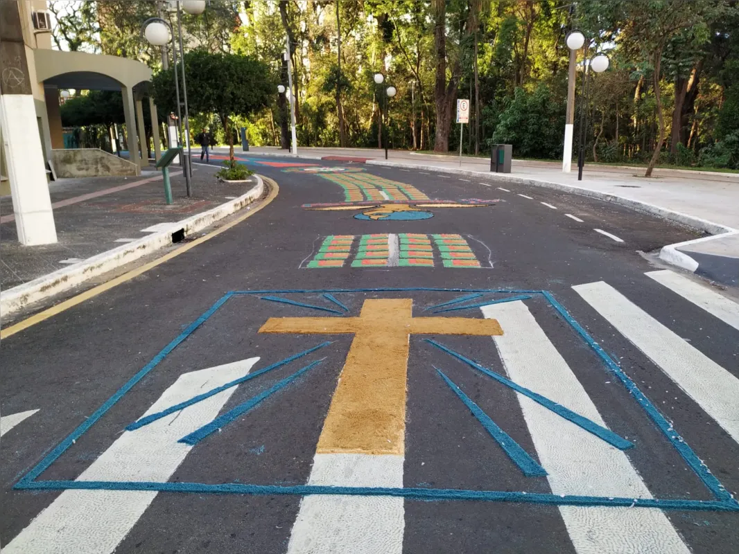 Imagem ilustrativa da imagem Procissão de Corpus Christi reúne milhares de fiéis em Londrina