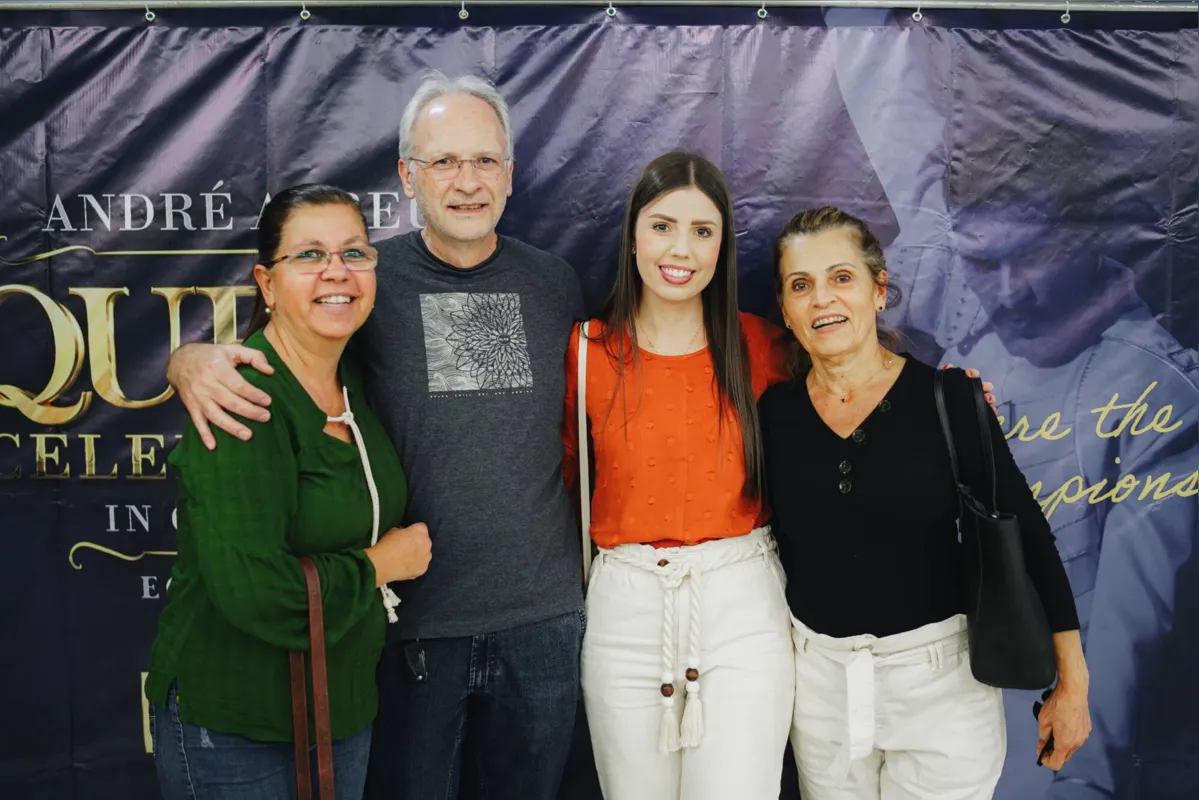 Adriana Valente, Sérgio Camacho, Mariana Valente e Elizabete Valente