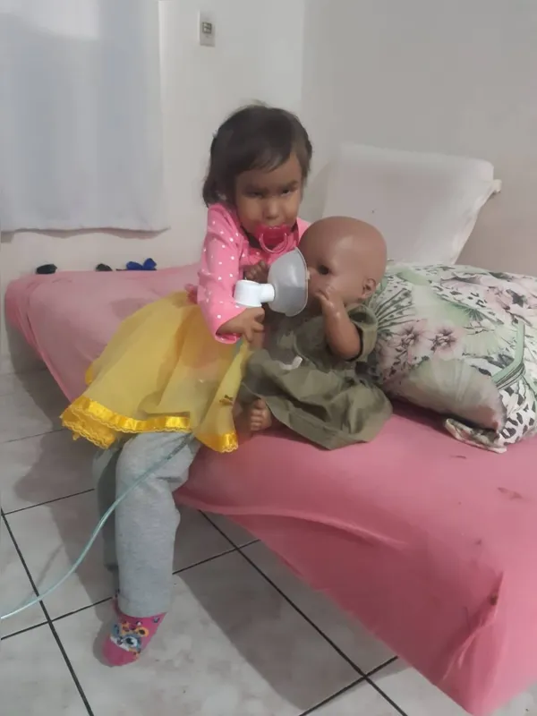 Imagem ilustrativa da imagem 'Super Laura': família de Cambira busca ajuda para tratamento da filha