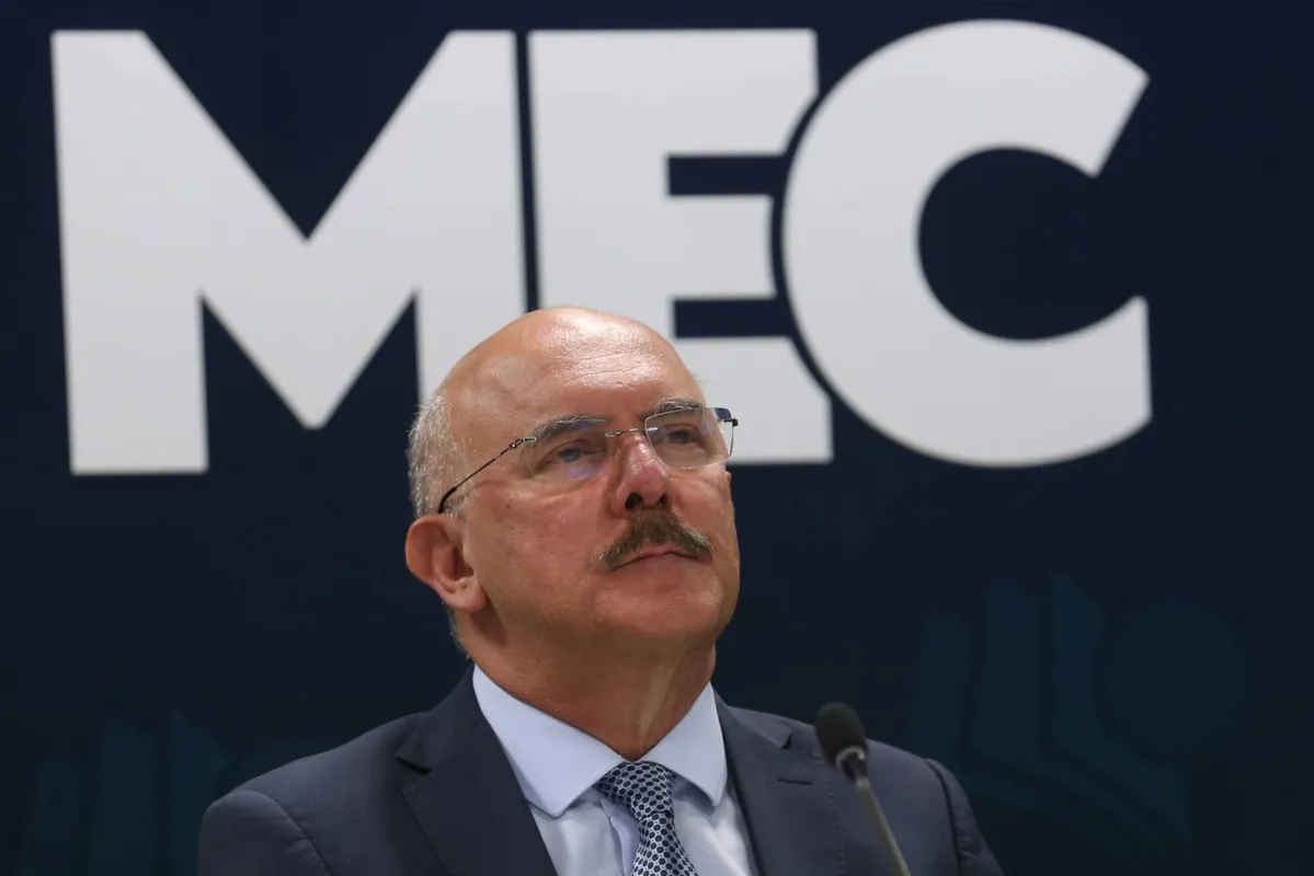 Milton Ribeiro é suspeito de crimes de corrupção passiva, prevaricação, advocacia administrativa e tráfico de influência