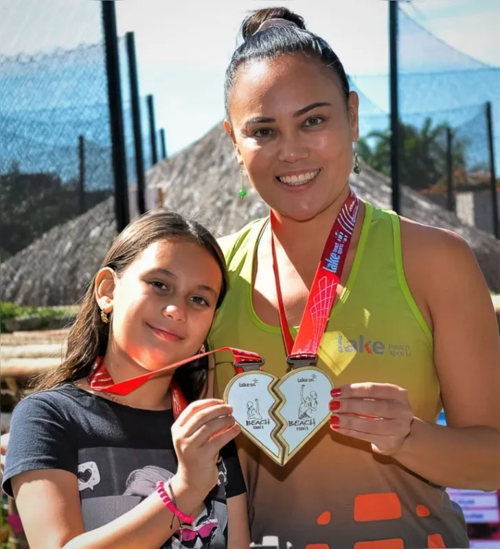 Pietra Tremonti com a mãe Arina Uratani Tremonti