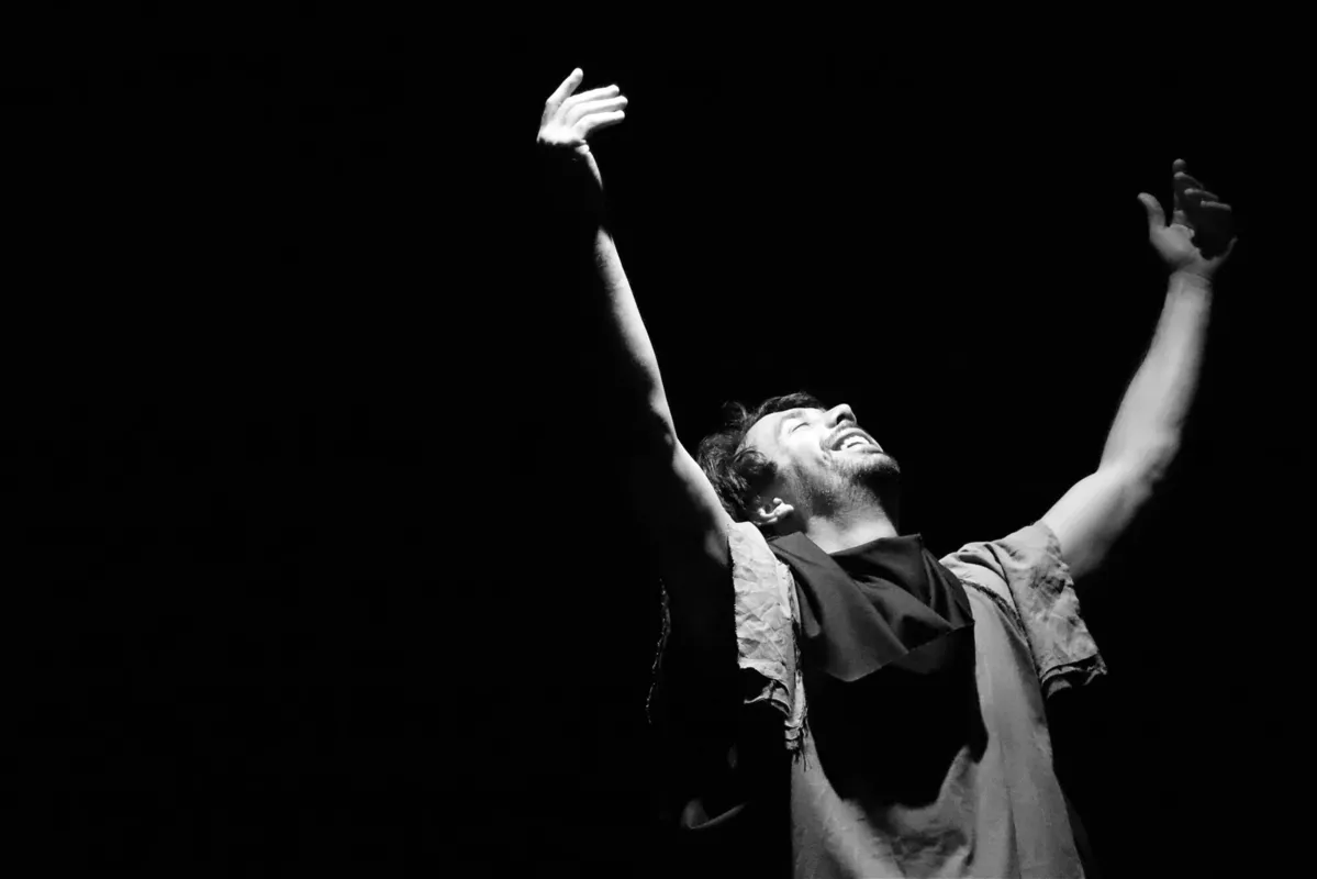 "Hamlet Cancelado": atração deste domingo na Divisão de Artes Cênicas da UEL