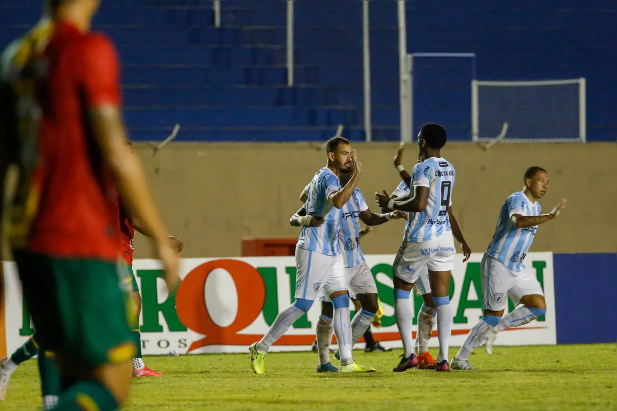 Imagem ilustrativa da imagem Tubarão vence o Sampaio e termina o turno entre os 10