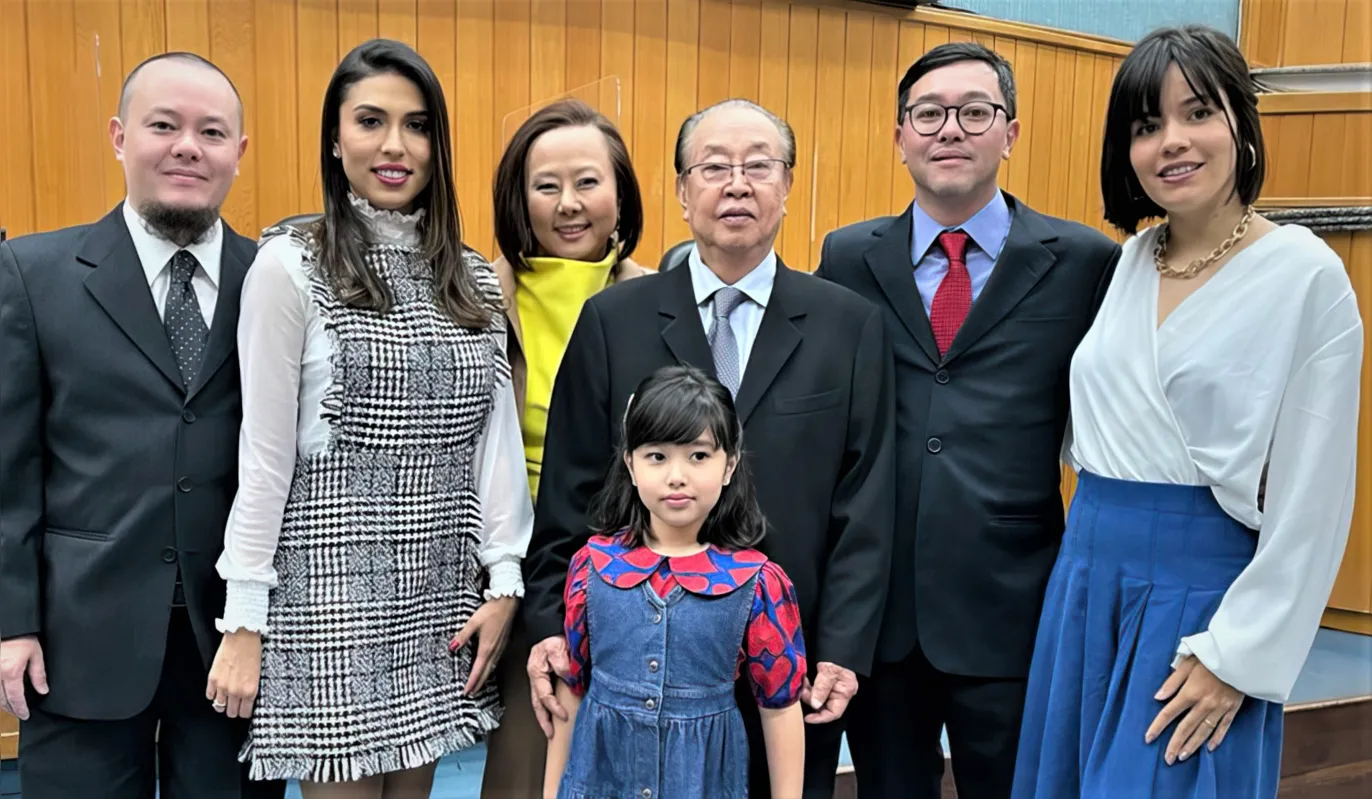 A família do homenageado: Takashi Miyamoto, Carla Miyamoto, Roseli Miyamoto, Luiza Miyamoto, Ywao Miyamoto, Kooki Miyamoto e Larissa Mendonça.