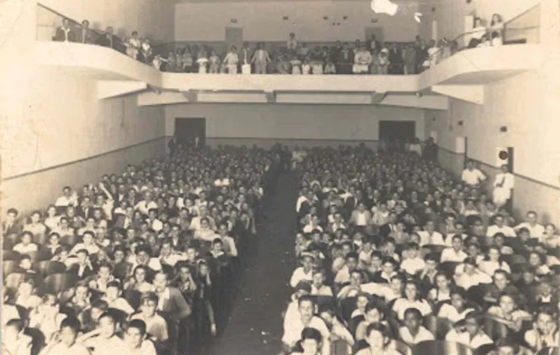 Espaço interno do Cine Teatro Municipal de Londrina na sua abertura, em 1956