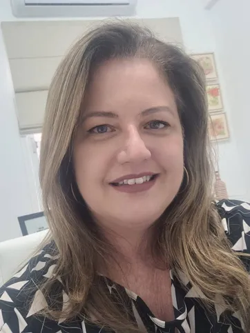 Suzana Lucas Chaves, do Cebrac de Londrina, diz que a profissionalização do cuidador inclui práticas que estimulam desde a cognição até a afetividade
