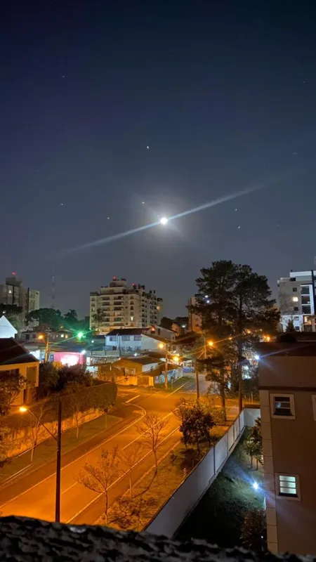 Imagem ilustrativa da imagem #A CIDADE FALA - Noite em Curitiba