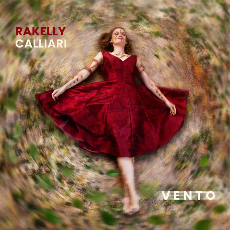 A cantora e compositora Rakelly Calliari lança o single "Vento", que faz parte de seu álbum solo de estreia