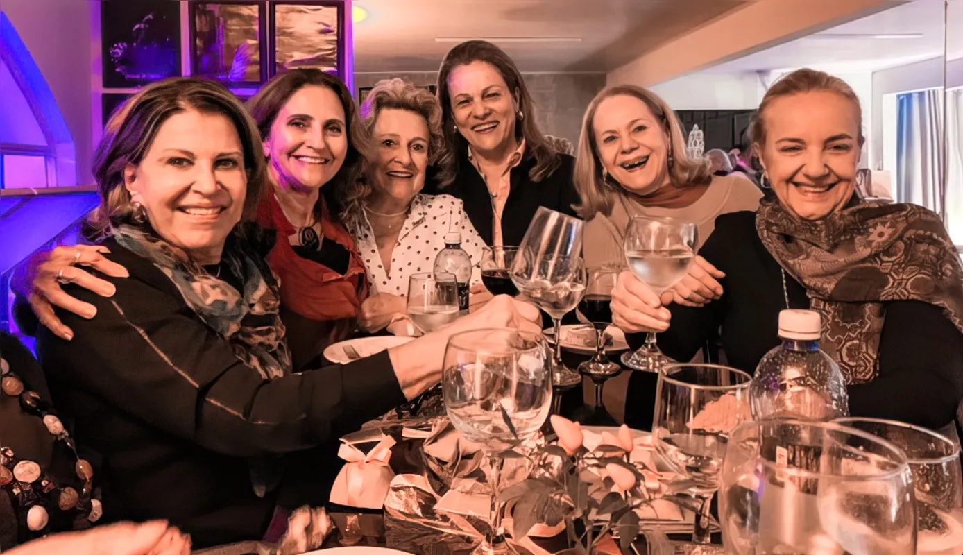 Vera Cardoso, Nice Sorgi, Regina Muniz. Angelina Bertin, Maria Helena Callado, Márcia Garcia Lopes