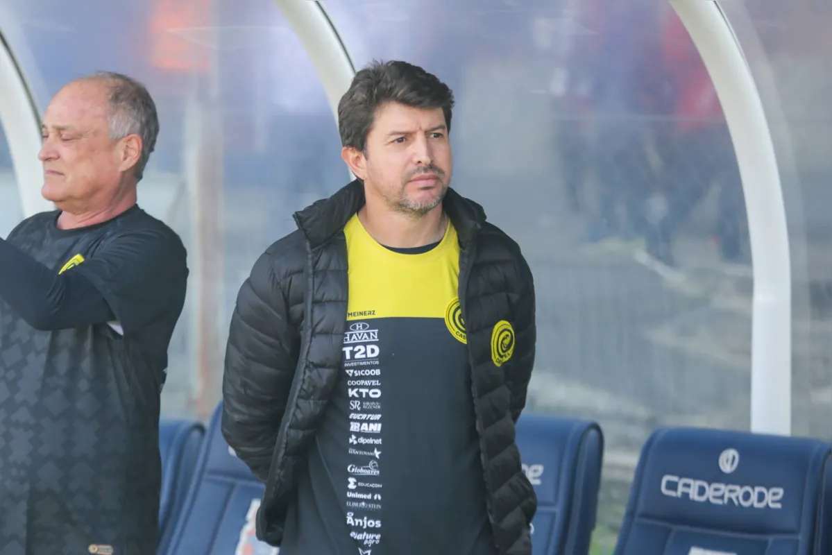 Imagem ilustrativa da imagem Após duas temporadas, Tcheco deixa o comando do FC Cascavel