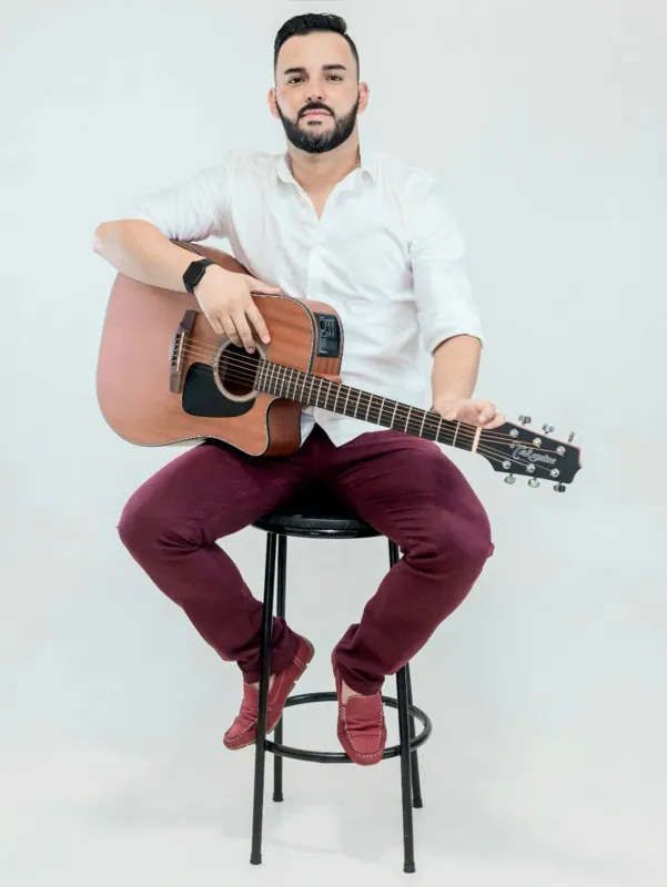 Rafa Fernandes anima o Happy Hour na Praça, atração do Londrina Norte Shopping