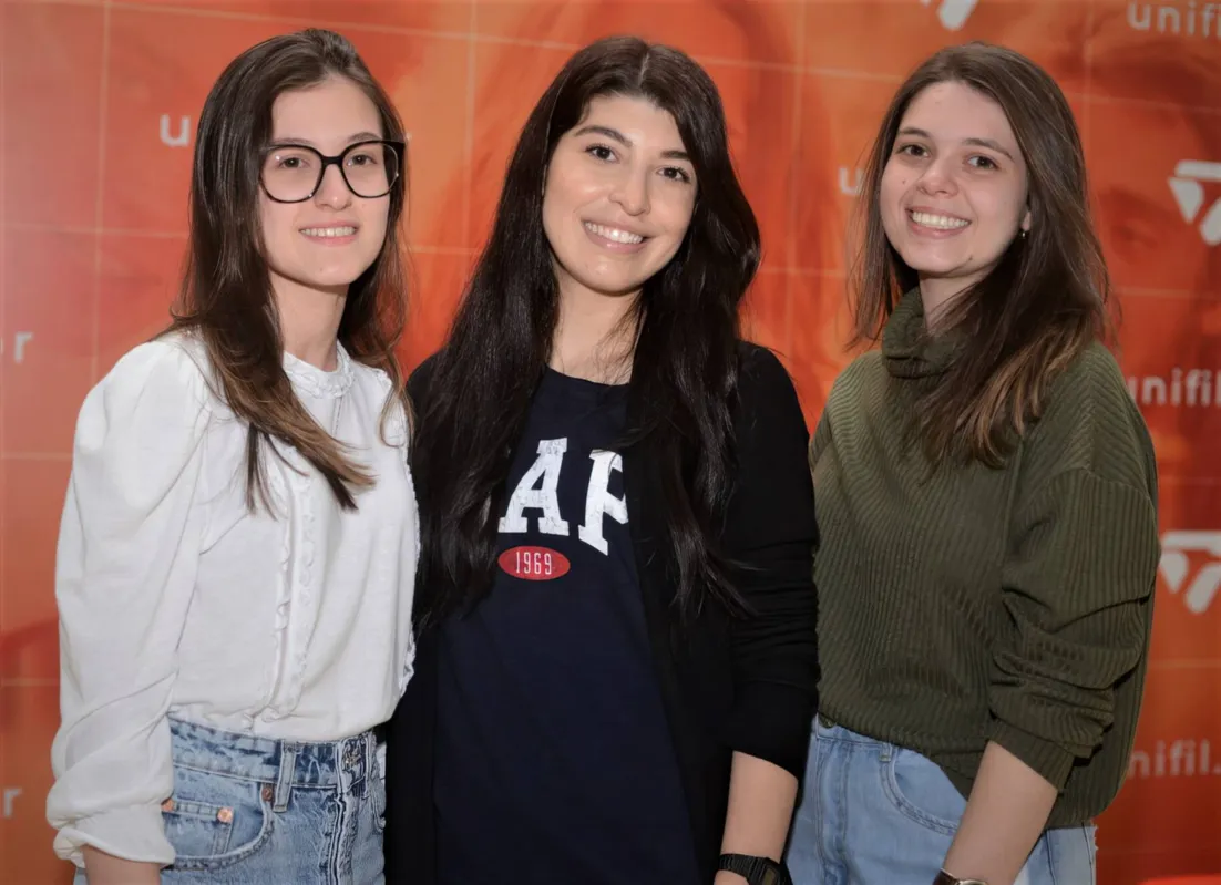 Maria Victória Piveta, Beatriz Fernandes e Beatriz Moura