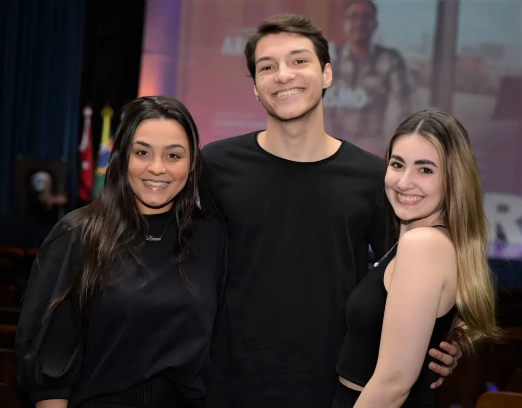 Letícia Gomes, Rodrigo Alves e Maria Victória Martinez