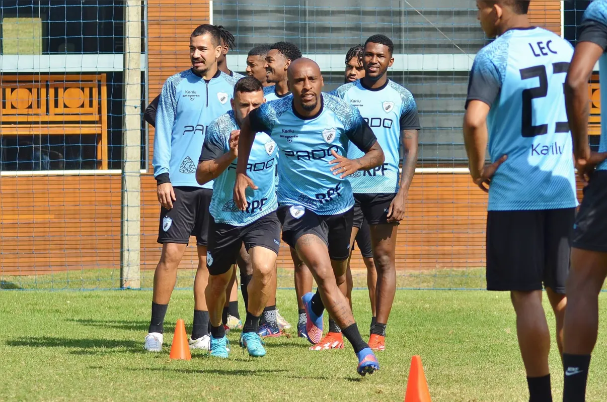 Apresentado nesta semana, lateral Jeferson pode fazer sua estreia no LEC neste sábado