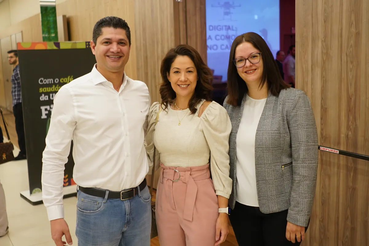 Plínio Petroli, Dayane Santana Negrisoli e Daniele Valente