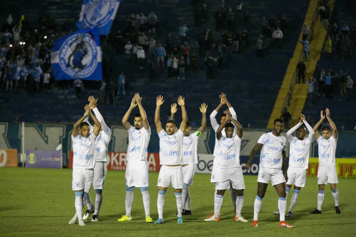 Imagem ilustrativa da imagem LEC sai na frente, toma dois gols no fim e perde para o Cruzeiro