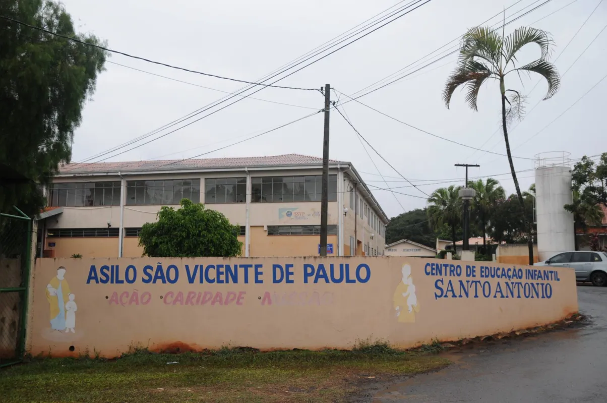 O Asilo São Vicente de Paulo e o Lar Santo Antônio foram fundados em 1958