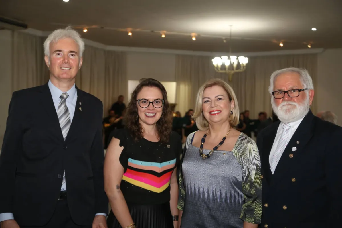Wanderley Rezende, Adriana Pontin, Izabel Cristina Köller e Otávio Scandelae, que também foi governador do Distrito 4710 do Rotary