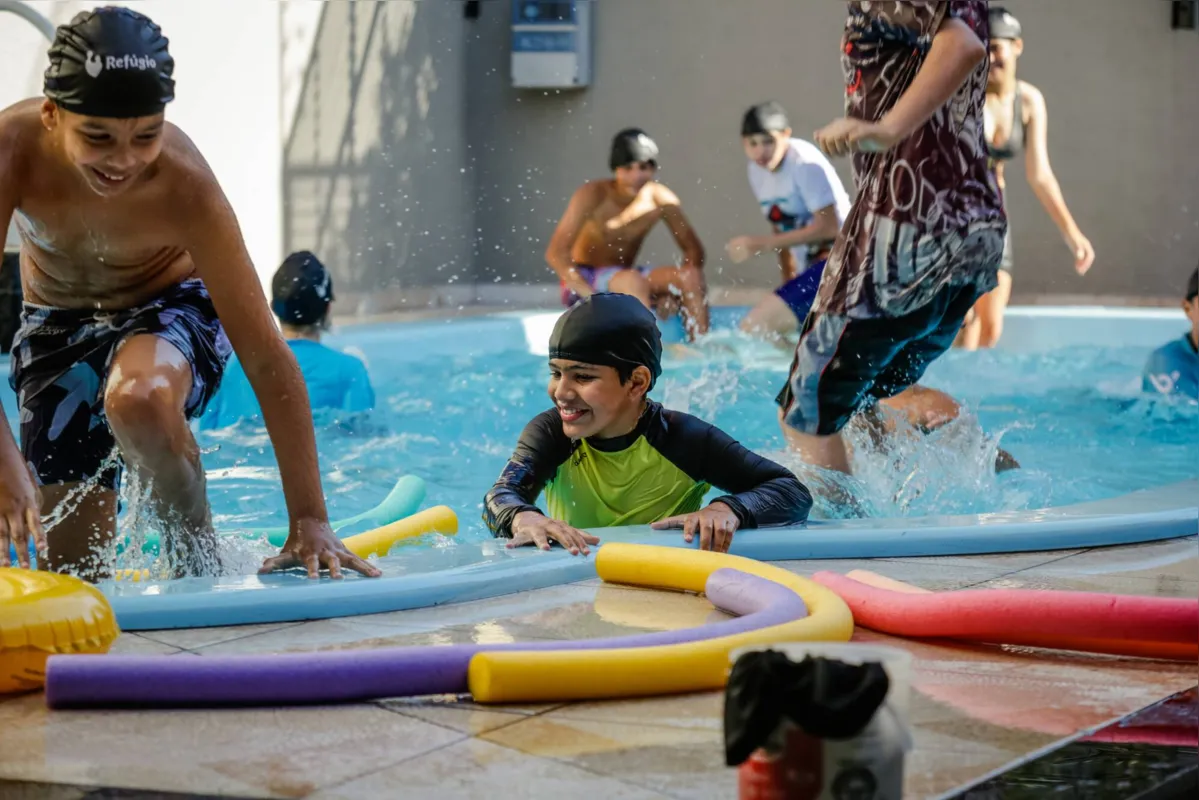 Organização filantrópica oferece aulas de capoeira, música, taekwondo, circo, streeat dance, balé, natação e esportes em geral