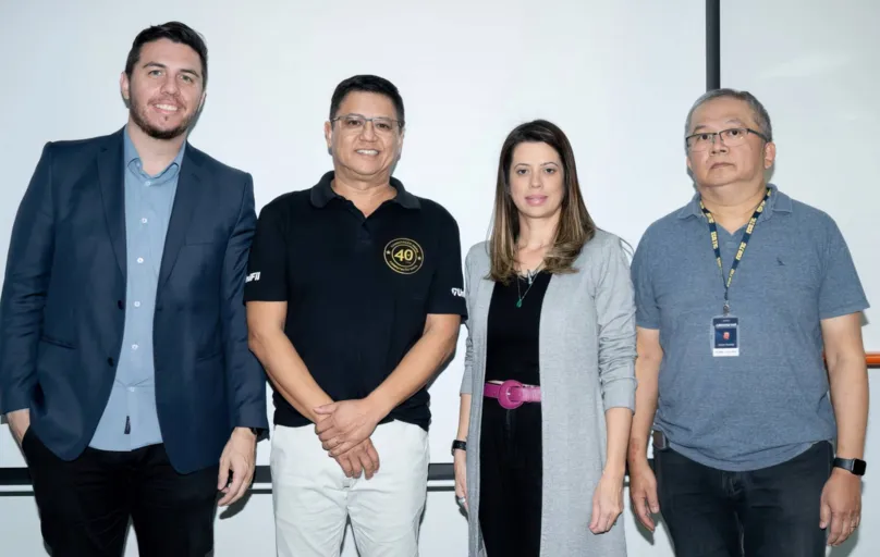 Roberto Moreira (Codel),  Sergio Tanaka (UniFil), Danúbia Brouco (Sebrae) e Lúcio Kamiji (TI Paraná): trabalho em conjunto com ecossistema de TI