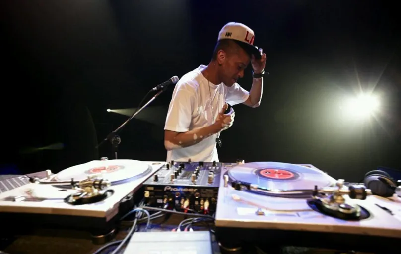 O DJ KL JAY chega a Londrina no mês de celebração do movimento hip hop, ele já esteve na cidade outras vezes