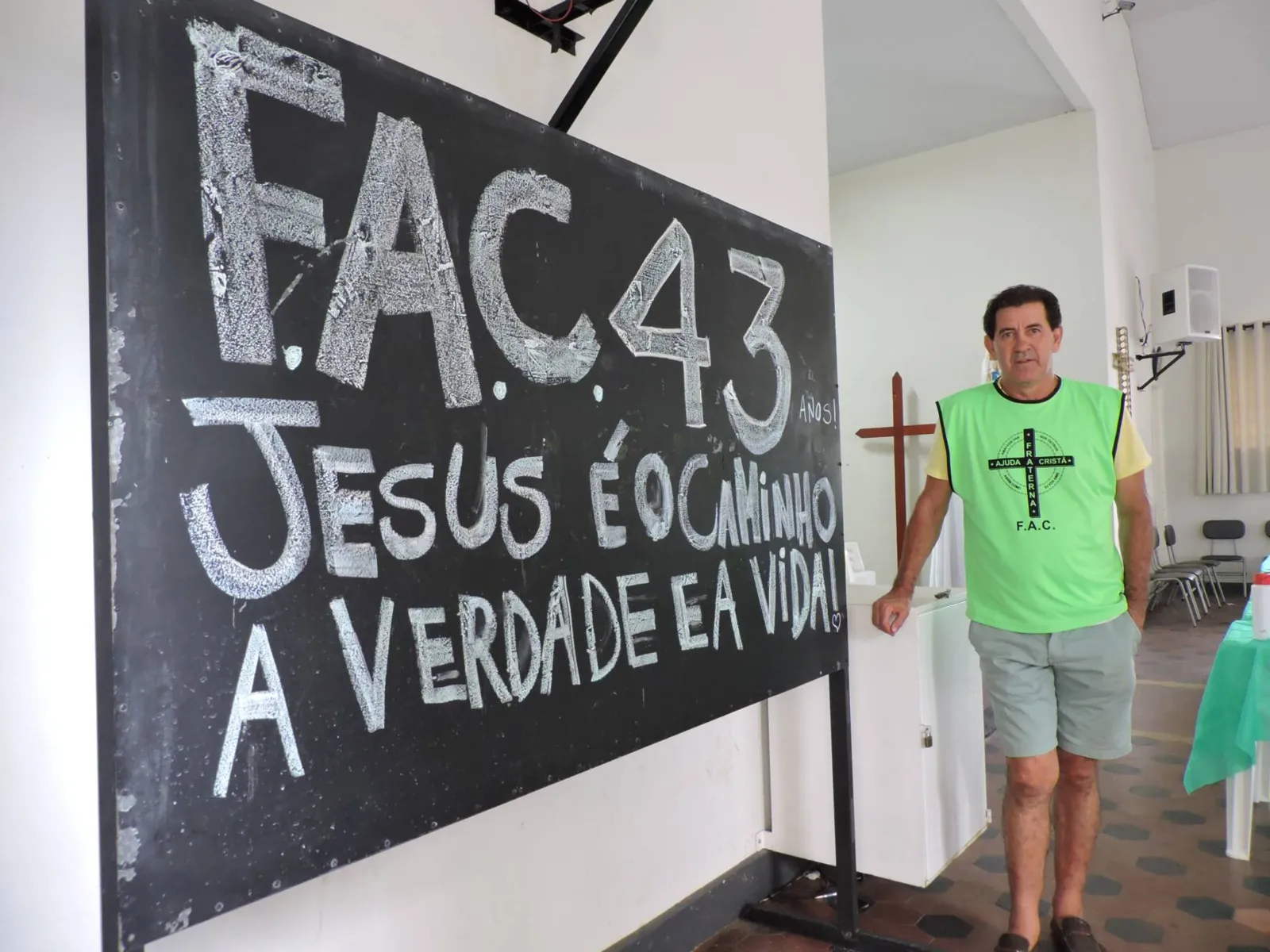 Grupo serve almoço de Natal para famílias carentes e de rua