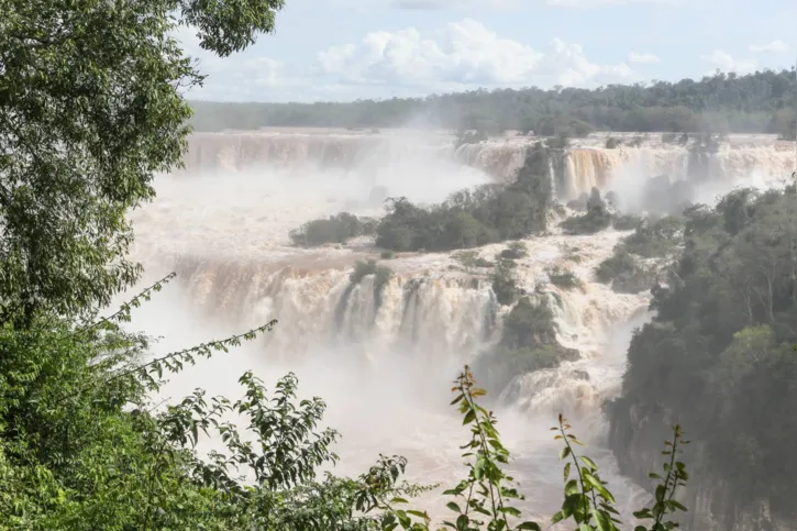 The flow of Iguazu Falls has broken a record in recent days