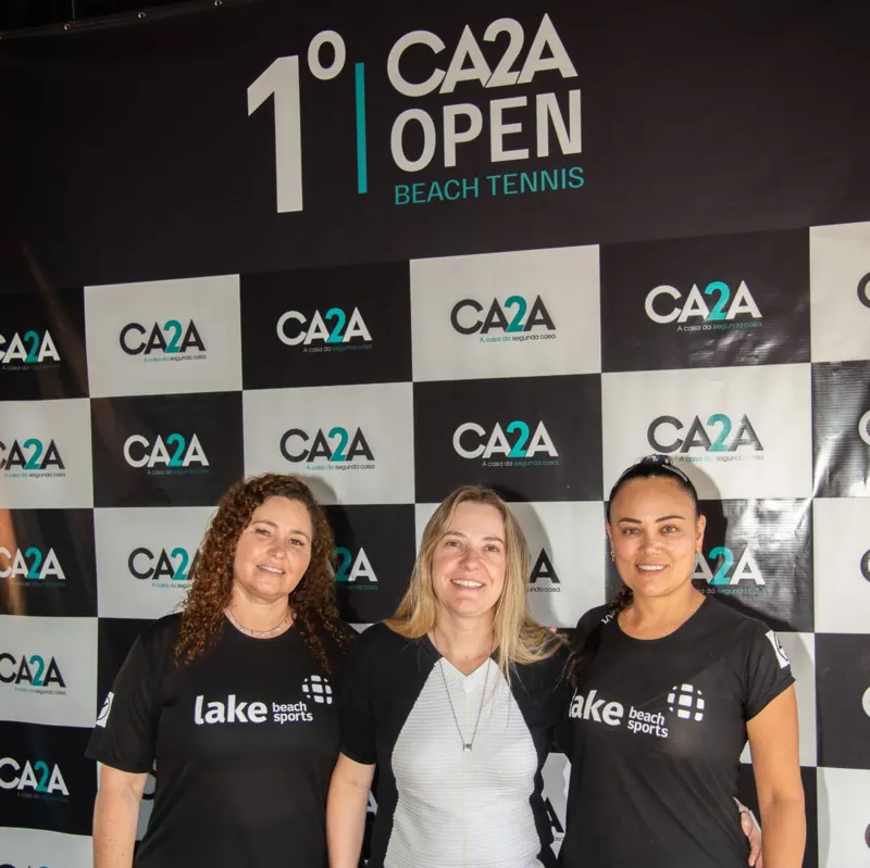 Natasha Montemor, Lívia Dias Campos, da CA2A, e Arina Uratani