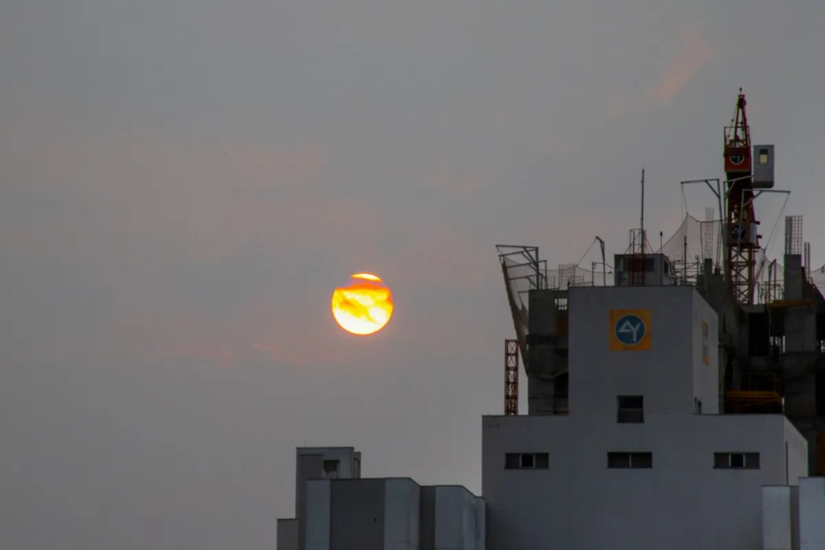 Imagem ilustrativa da imagem #A CIDADE FALA - A lua é a atração