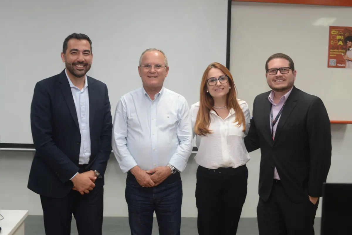 Reitor Eleazar Ferreira recebeu na UniFil Carlos Renato Sposito (diretor da TCS Brasil), Claudia Mariano (Head RH Londrina) e Elias Hanze (Gerente de recrutamento e seleção)