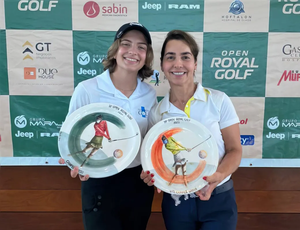Ana Helena Cunha do Londrina Golf Club, campeã gross, e a vice-campeã Adriana Melo do Alphaville Graciosa Clube