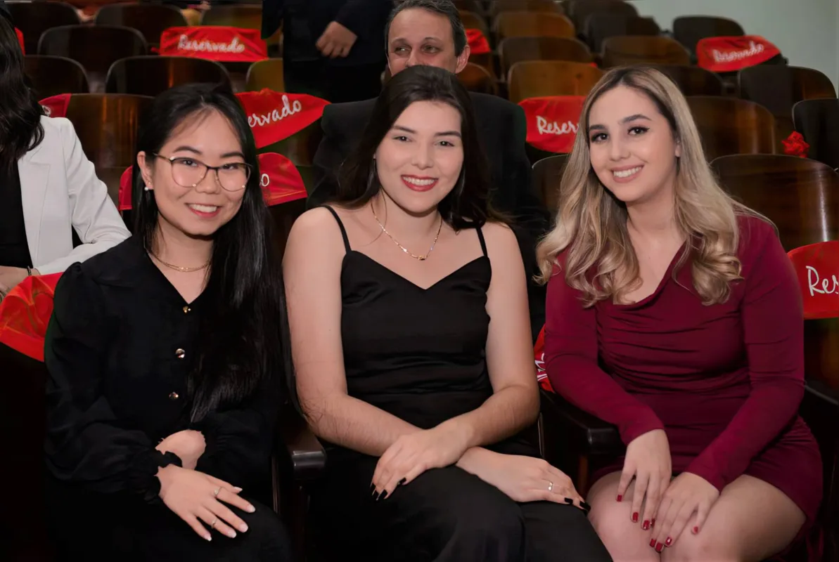 Karina Kaori Yamashita, Amanda Aguiar de Oliveira e Gabriela Seixas Sibaldelli