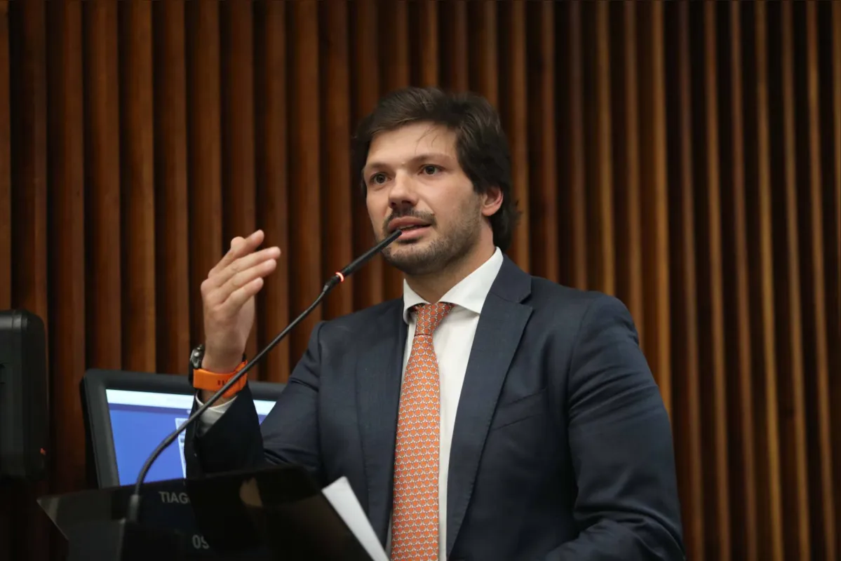 Imagem ilustrativa da imagem AL aprova orçamento com previsão para reajuste de servidores