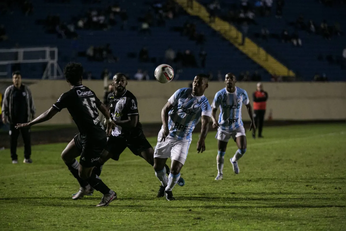 Com as ausências de Coutinho e Leandrinho, Matheus Lucas pode ganhar uma chance para começar jogando diante do Vasco