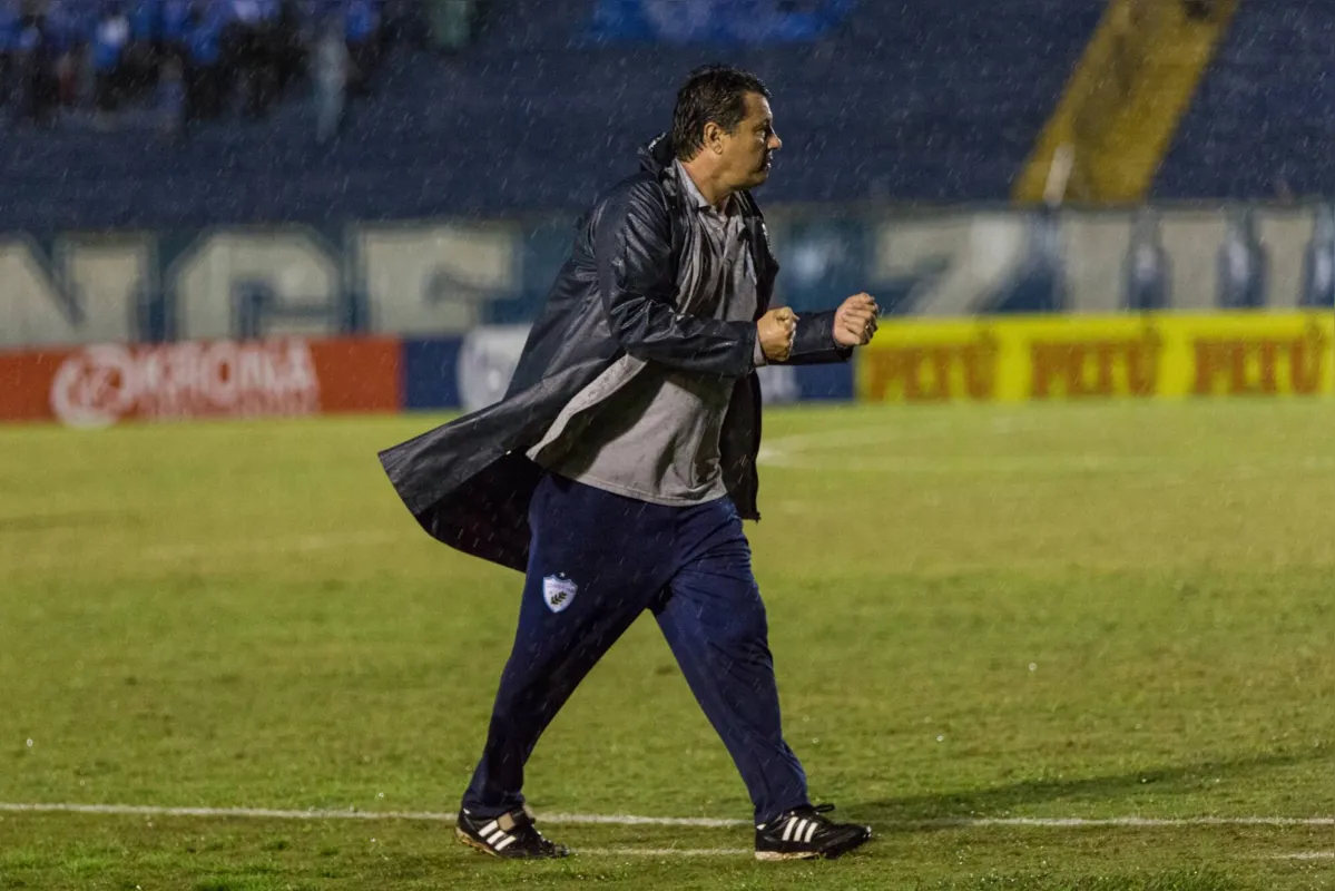 Imagem ilustrativa da imagem Adilson Batista