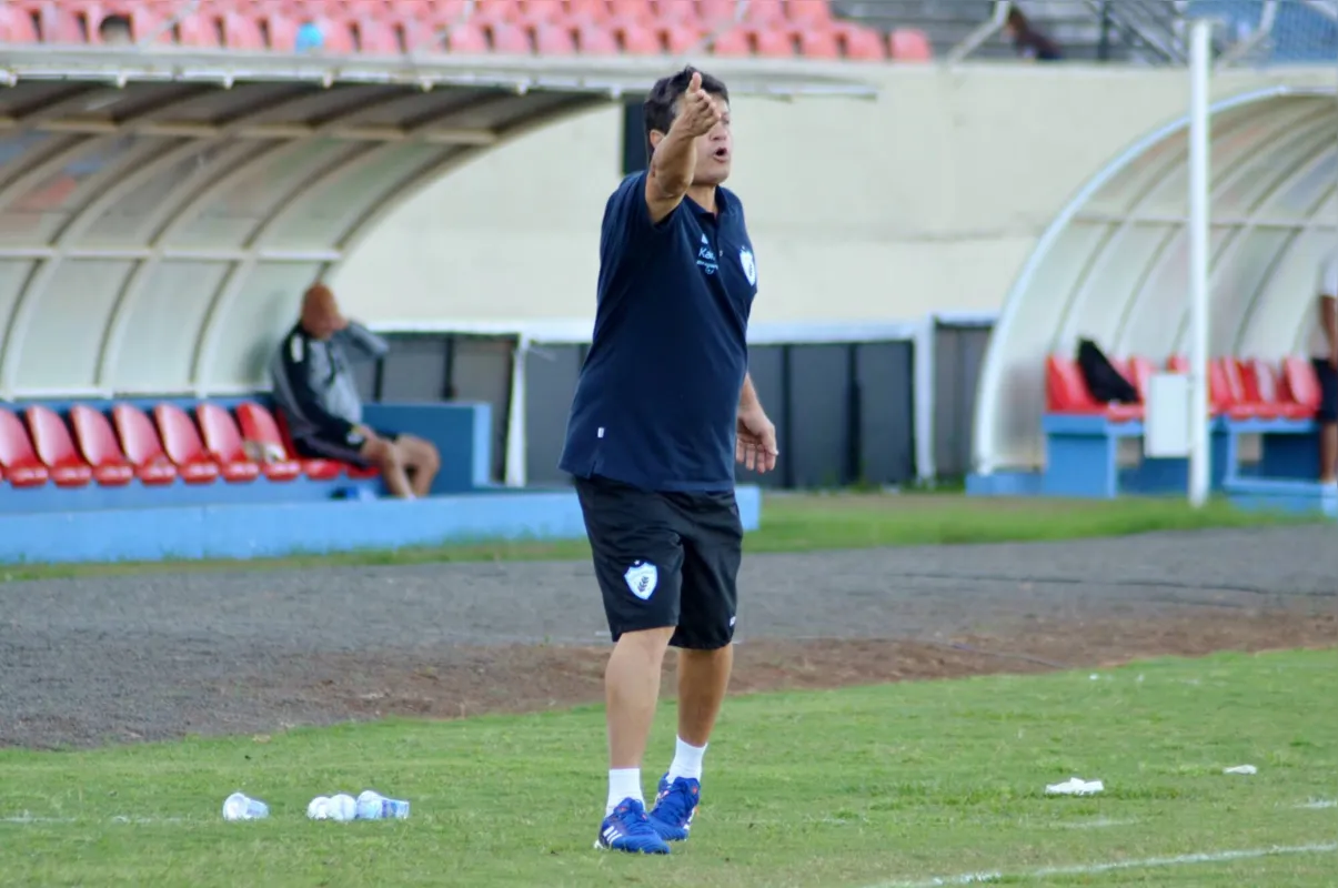 Adilson Batista comandou o LEC em 37 partidas no ano e ainda não definiu seu futuro na próxima temporada