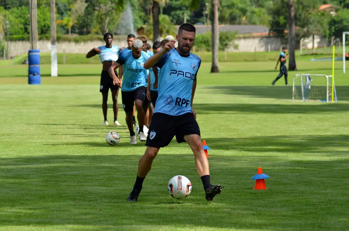 Lateral Ezequiel será uma das novidades do LEC em Maringá; Tubarão quer aproveitar sequência para embalar no Paranaense