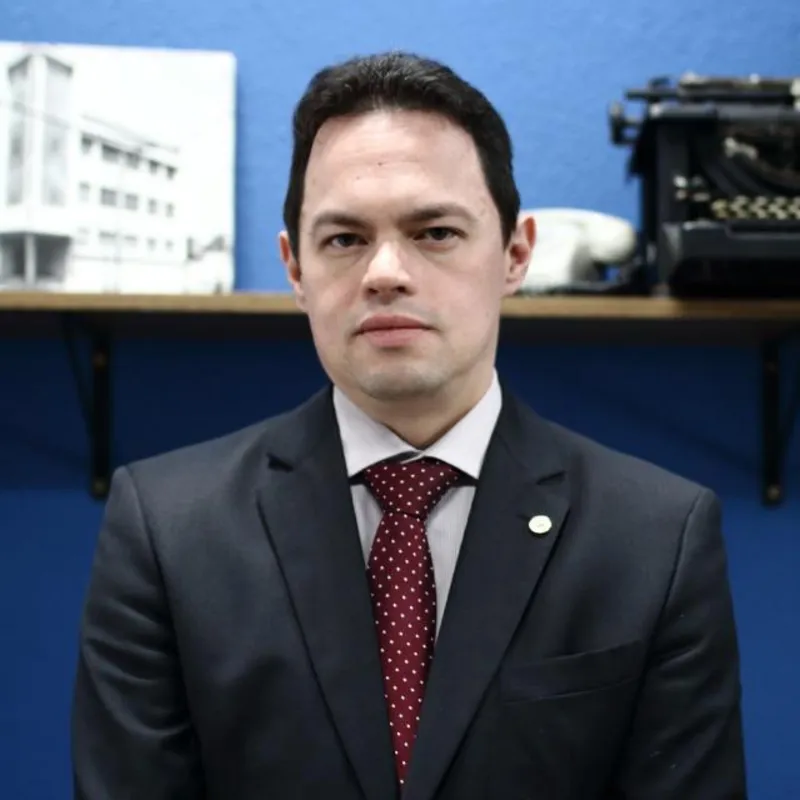 O professor Eros Cordeiro lembra que nas compras pela internet, o cliente não tem acesso direto ao produto, o que dificulta 
 eventuais testes