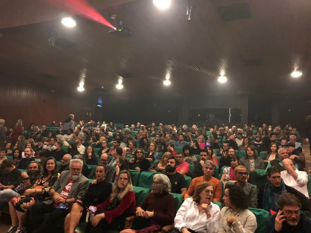 Um grande público compareceu ao show do Projeto circulasons  ocupando todos os setores do teatro