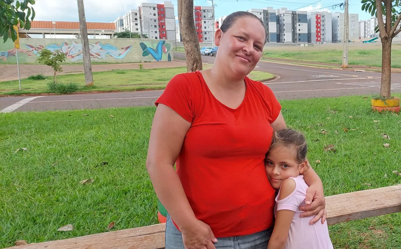 "Se eu conseguir as doações vai dar uma aliviada", afirma Thamires Rodrigues Silvério, que precisa comprar material para três filhos