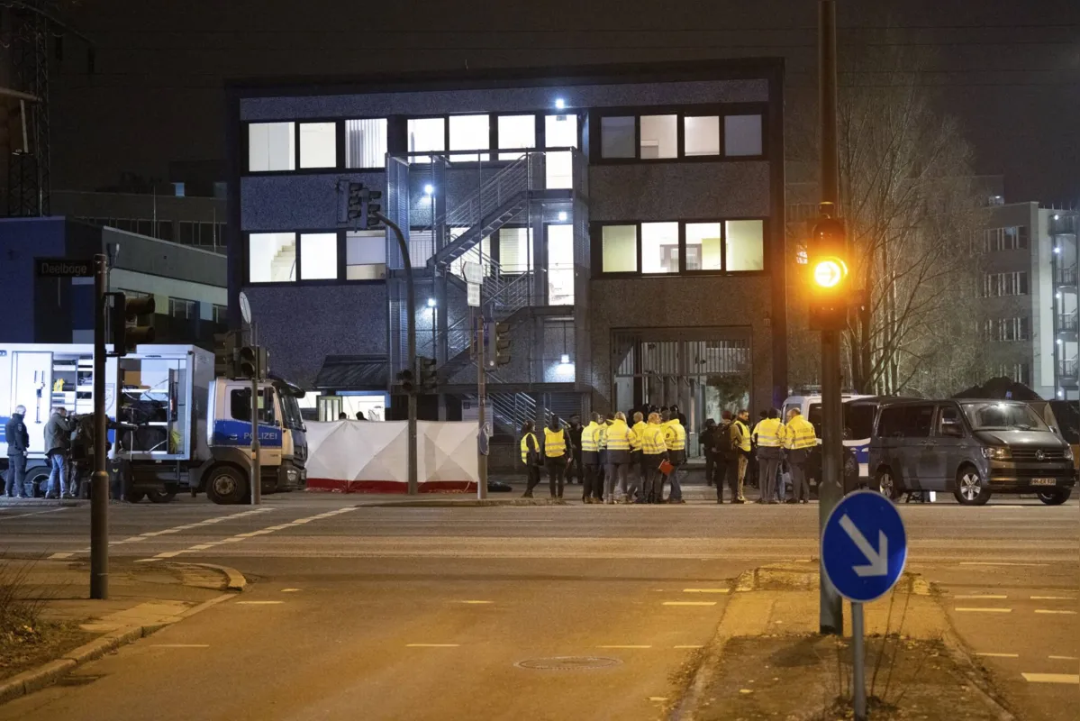 Polícia investiga ataque a tiros em um centro de Testemunhas de Jeová