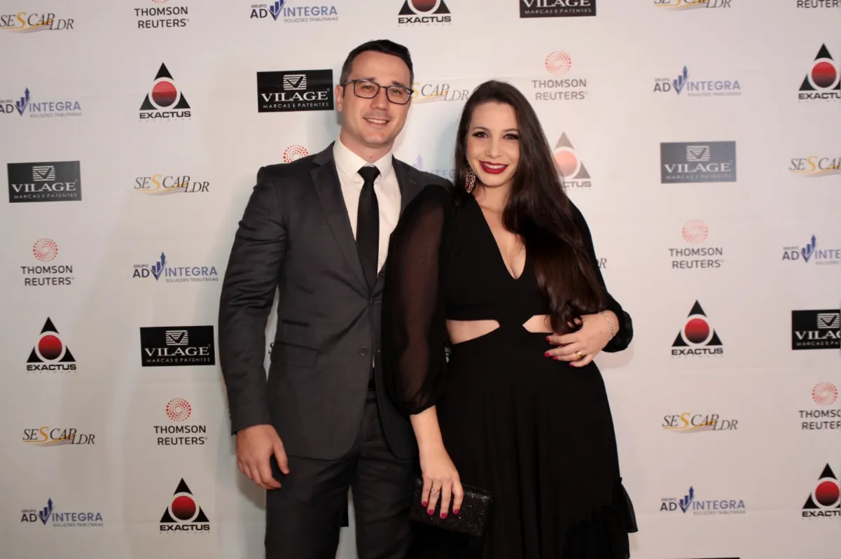 O 2º Vice-presidente do SESCAP-LDR, Marlon Marçal e a esposa Amanda Marçal.