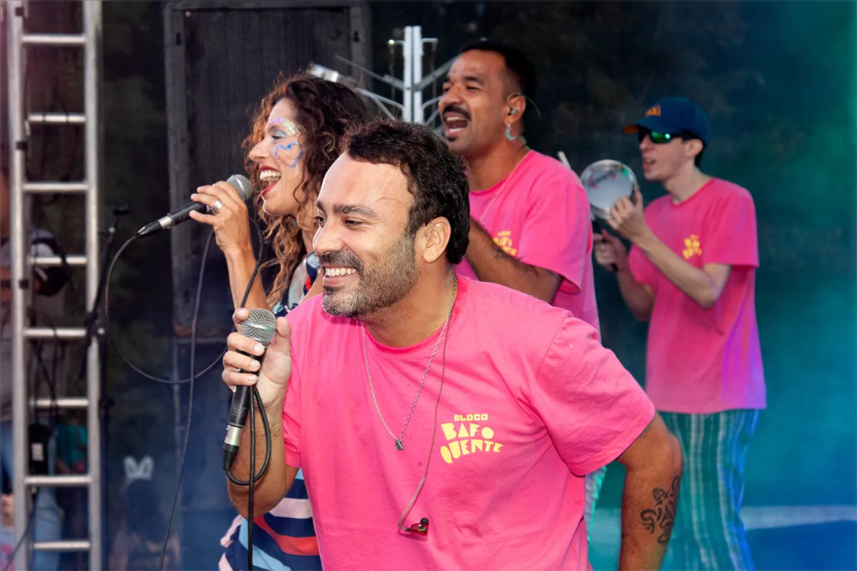Guilherme Rossini: " A equipe de limpeza chegou no dia seguinte e o local ficou totalmente limpo, porém algumas pessoas que são contra o Carnaval chegaram no local às 6 horas da manhã e fizeram fotos antes da limpeza”