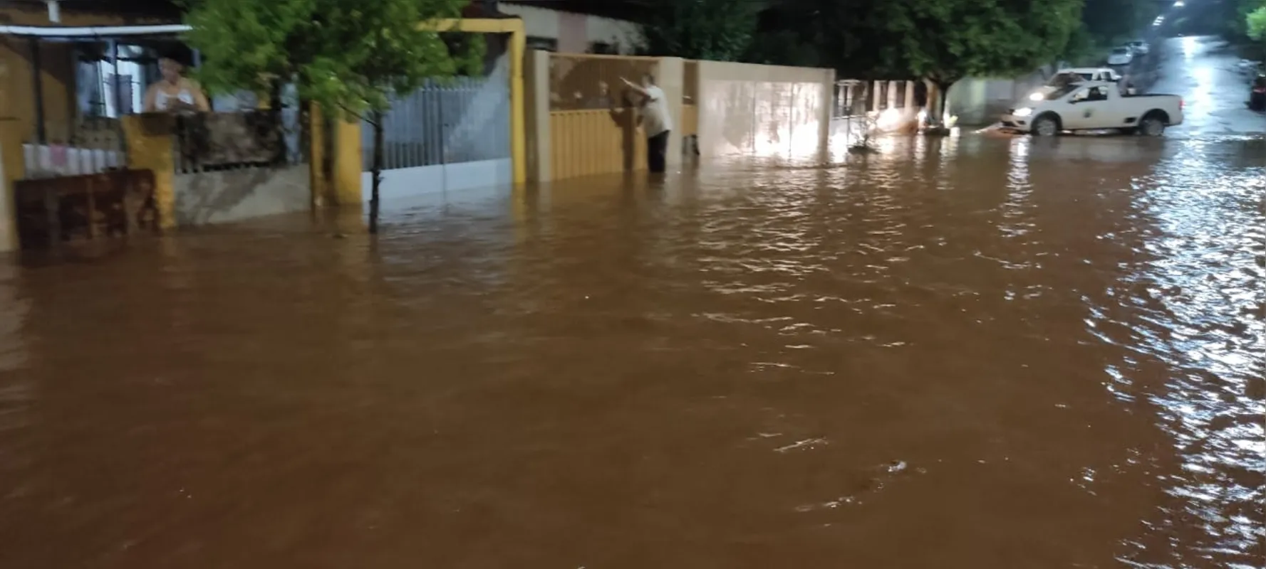 Imagem ilustrativa da imagem Bandeirantes volta a sofrer com chuvas e moradores estão isolados