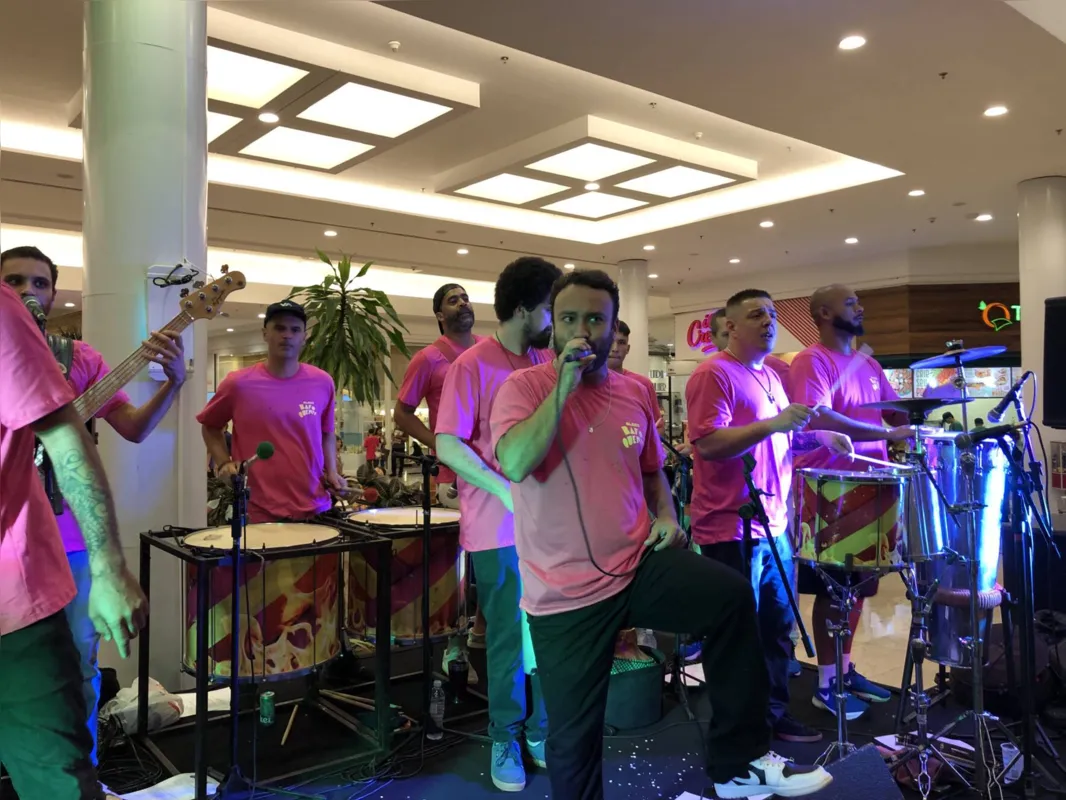 O Bloco do Bafo Quente no 'esquenta' do Londrina Norte Shopping