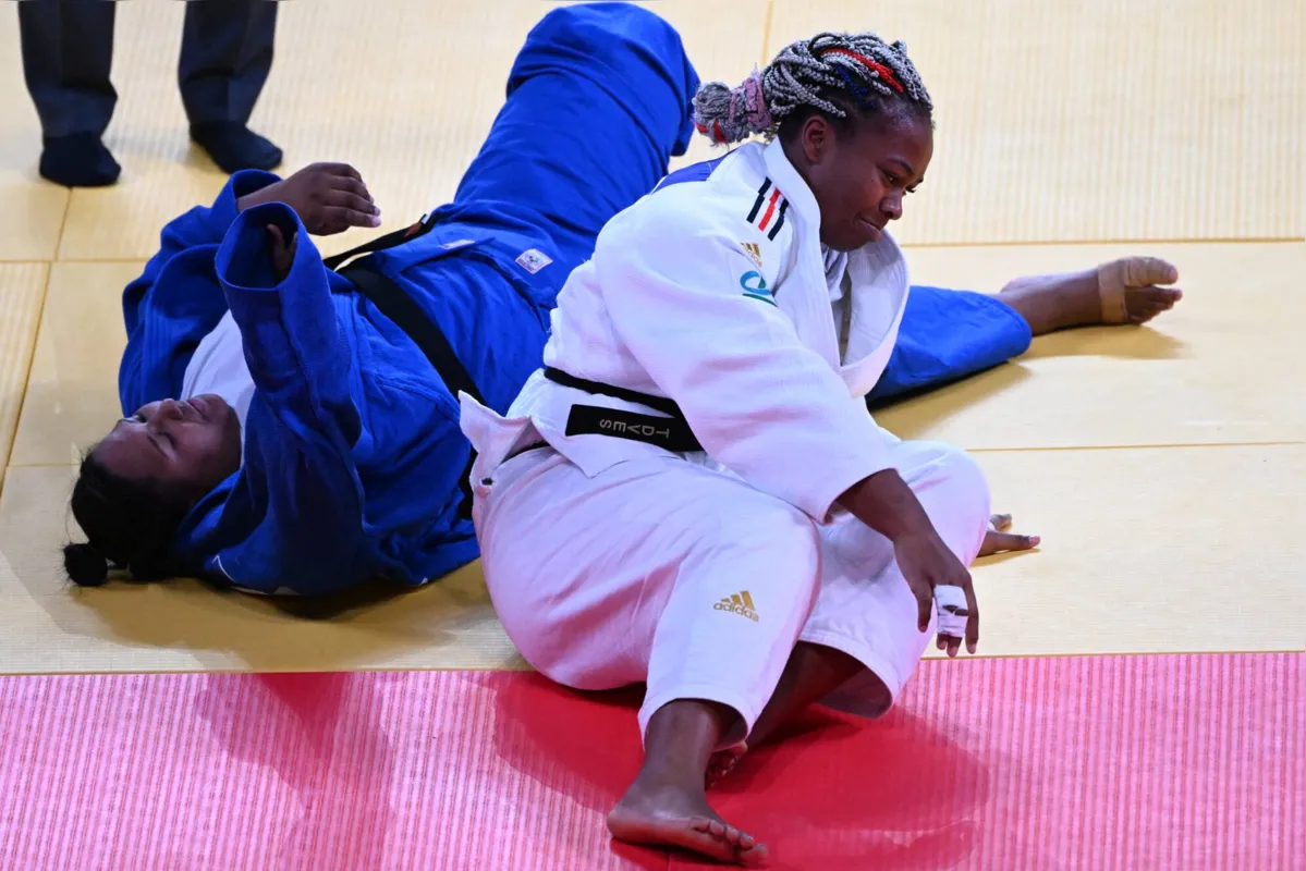 Ela foi imobilizada por Dicko e sofreu um ippon com um minuto e cinco segundos de luta