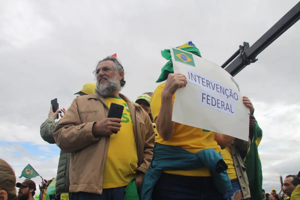 Imagem ilustrativa da imagem Bloqueios entram no 3º dia com 57 pontos no Paraná